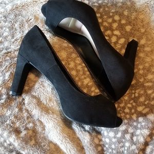 7.5 Black Kelly and Katie worn twice